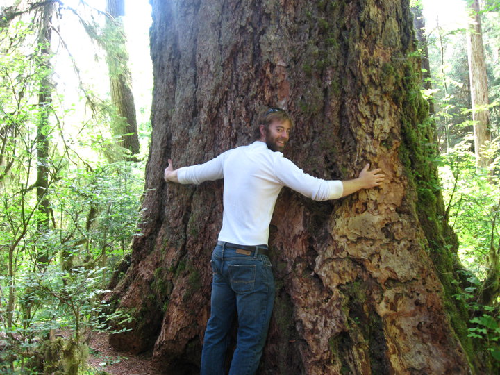 thomas brussel hugging a tree