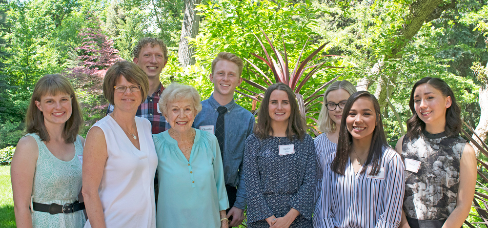group picture of the solutions scholars with barbara tanner